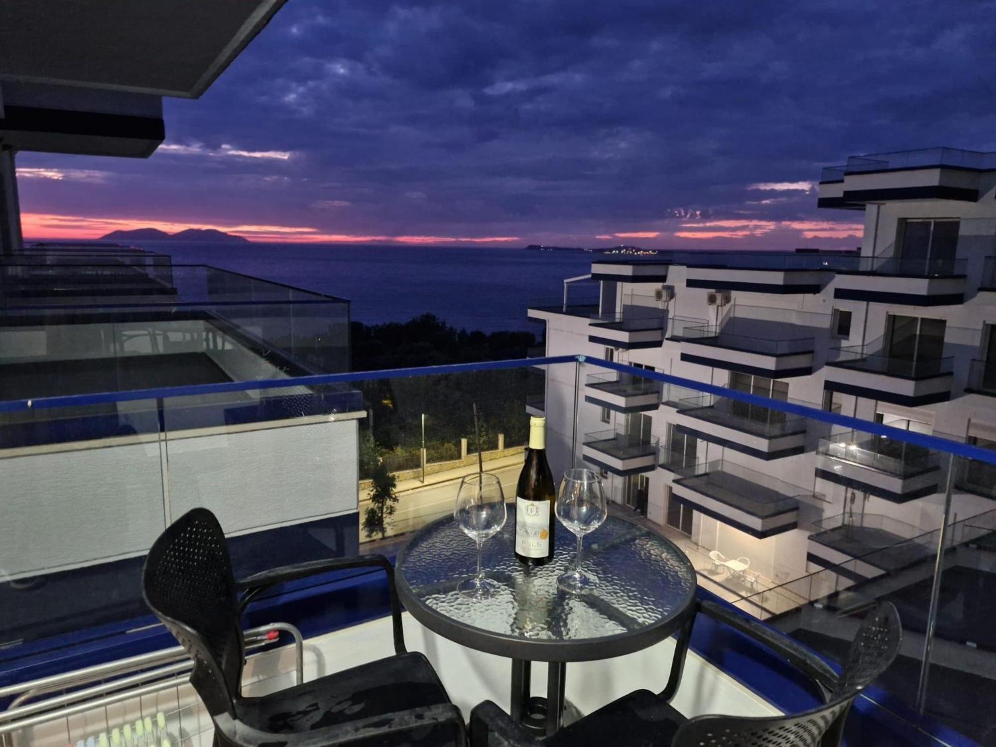 Sunset Vista Retreat Apartment วญอเรอ ภายนอก รูปภาพ